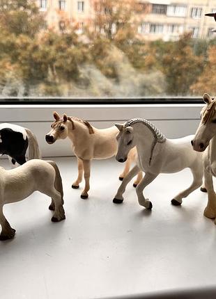 Коллекционная фигурка лошадь schleich лошади лошадка конь