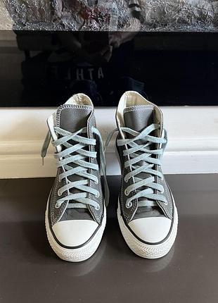 Converse стильні шкіряні кеди унісекс, стан як нові.