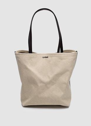 Женская вместительная сумка loewe medium puzzle textile tote bag кремовая 37 х 30 х 13 см