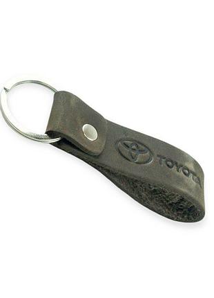 Брелок toyota кожаный тисненный коричневый