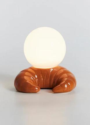 Настільна лампа-круасан lampe croissant креативний світильник для дому