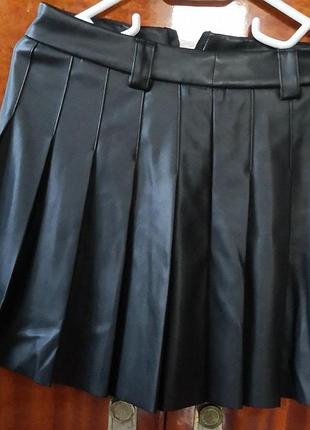 Спідниця stradivarius зі штучної шкіри, 36 розмір (s), нова