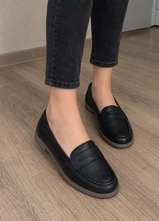 Лоферы женские clarks original 37 классика, на рифленой подошве.