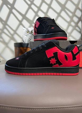 Женские кроссовки dc shoes court graffik red on black