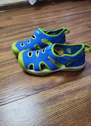 Детские сандалии keen 35 р., стелька 22 см, закрытый носок