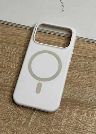Силіконовий чохол на iphone 17 pro з magsafe, білий матовий з м’якою підкладкою silicone case