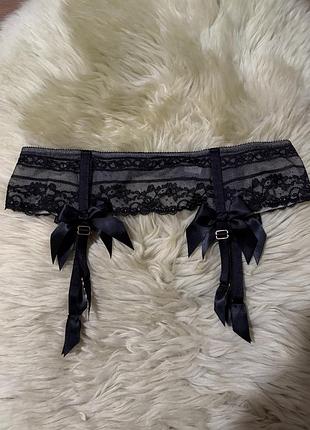 Пояс для панчох myla london