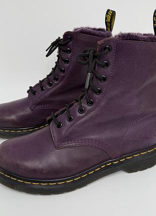 Шкіряні черевики dr. martens з хутром