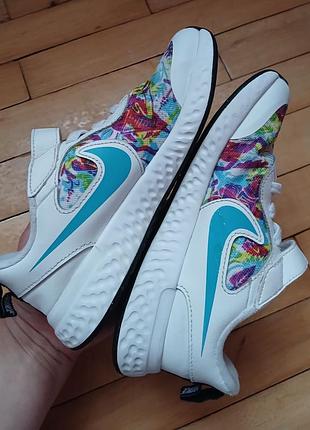 Nike revolution 8