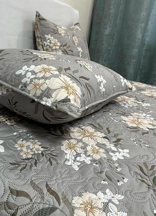 Покрывало стеганое евро хлопок 200x230 koloco и наволочки 50x70 для двуспальной кровати.