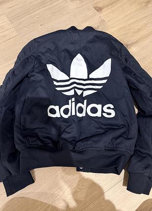 Куртка бренду adidas 2