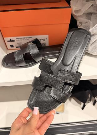 Шльопанці hermes 2