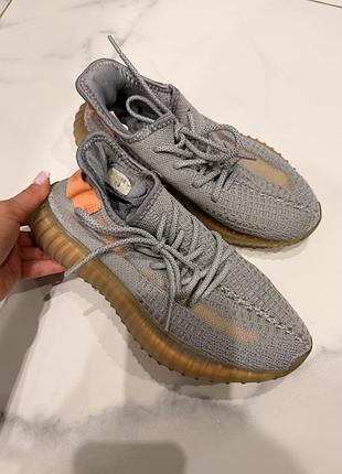 Кросіки adidas yeezy