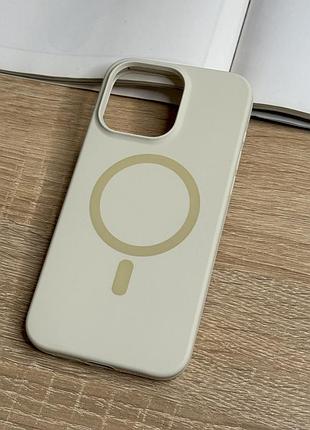 Силіконовий чохол на iphone 15 pro max з magsafe, бежевий матовий з м’якою підкладкою silicone case