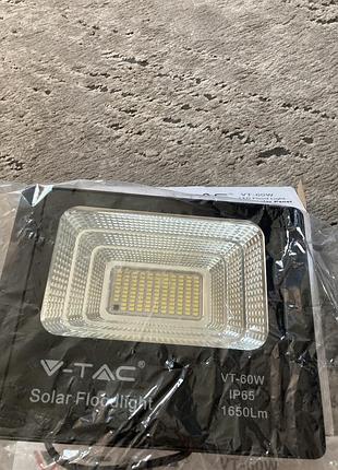 Новий led прожектор на сонячній батареї v-tac vt-60w (з пультом)