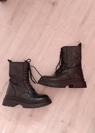 Кожаные осенние сапоги от zara размер 33