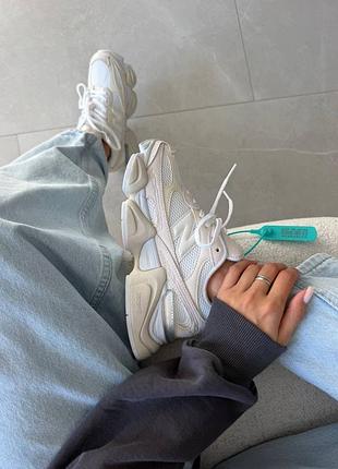 New balance 9060r
light cream 6