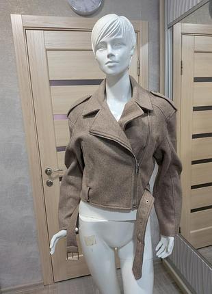 Куртка-коcyxa bershka, размер s,
новая с биркой