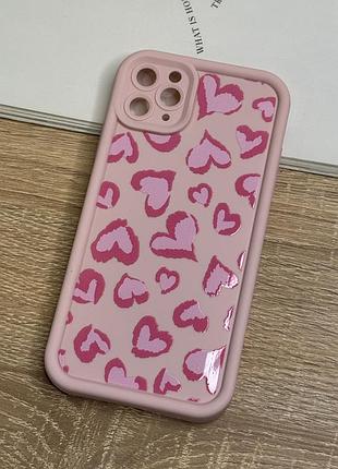 Силиконовый чехол на iphone 11 pro max, розовый противоударный с защитой камеры heart design