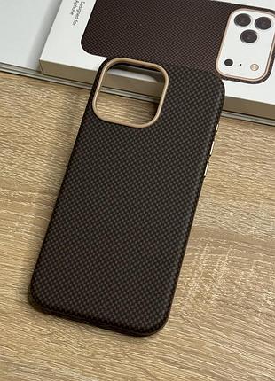 Чехол для iphone 15 pro max с magsafe, кожанный с мягкой подкладкой dark brown carbon leather d1
