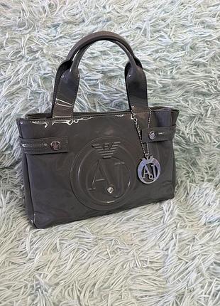 Сумка лакована armani jeans
