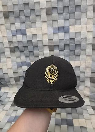 Кепка roar black/gold snapback 2