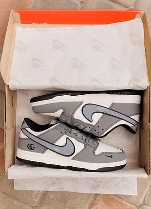 Nike sb dunk × gucci
• graphite / ivory • 5