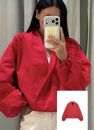 Zara бомбер червоний