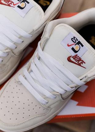 Nike sb dunk 
• light sand / brown • 3
