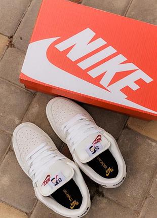 Nike sb dunk 
• light sand / brown • 5