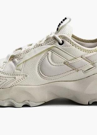 Жіночі кросівки nike тс