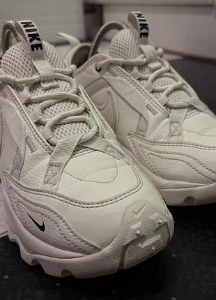 Жіночі кросівки nike тс 4