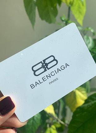 Подарочная упаковка в стиле balenciaga 4