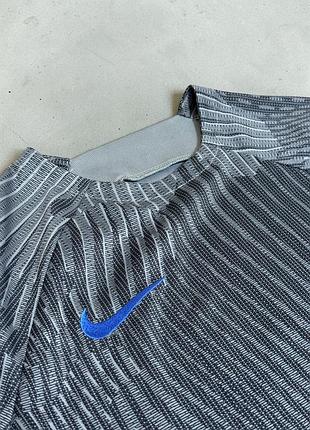 Спортивна тренувальна футболка nike dri-fit (розмір m)