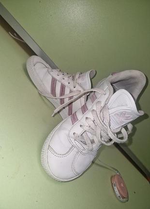 Кроссовки adidas