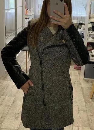 Пальто жіноче класичне сіре