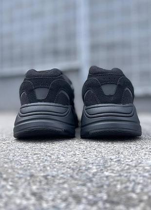 Кроссовки adidas yeezy 700 v2 белые и черные 2