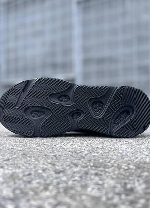 Кроссовки adidas yeezy 700 v2 белые и черные 4