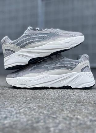 Кроссовки adidas yeezy 700 v2 белые и черные 8