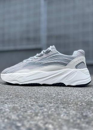 Кроссовки adidas yeezy 700 v2 белые и черные 9
