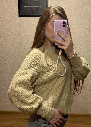 Светр бежевого кольору 3