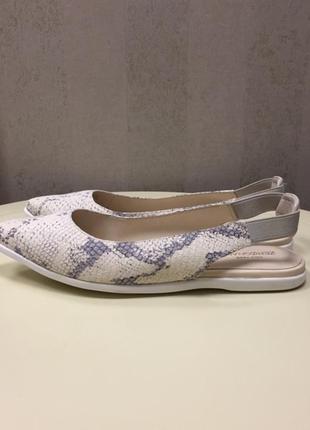 Женские босоножки cole haan, кожа, оригинал, новые, размер 39,5.2 фото