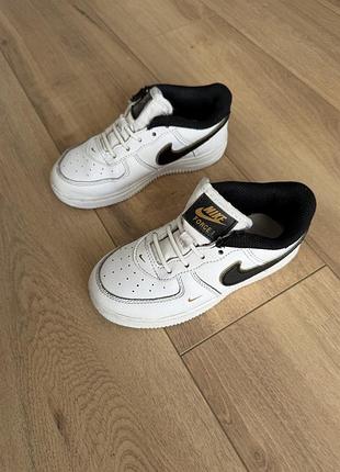 Оригінальні кросівки nike