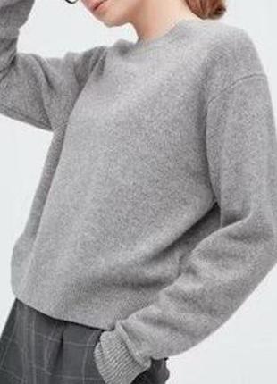 Светр uniqlo