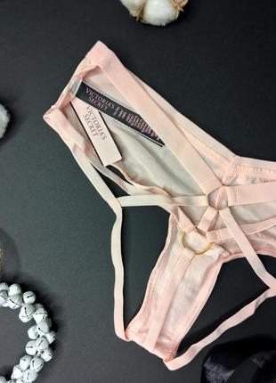 Очень сексуальные трусики strappy o-ring cheeky panty victoria's secret4 фото