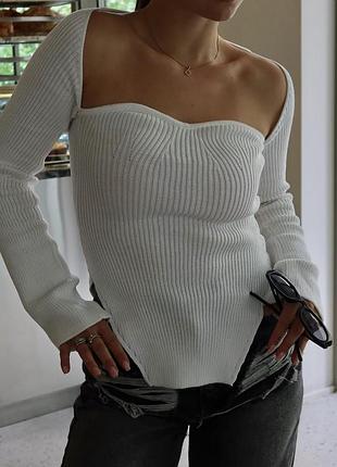 Біла кофтинка