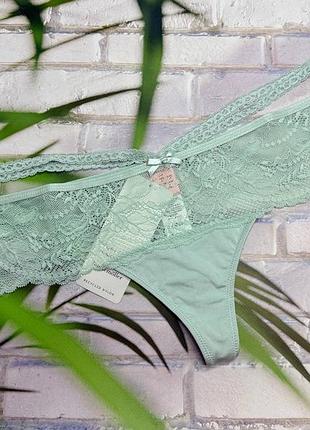 Трусики женские стринги с широким кружевом hunkemoller.