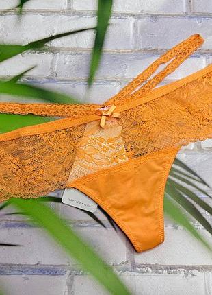 Трусики жіночі стринги з широким мереживом hunkemoller.