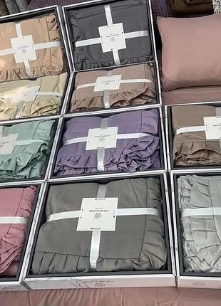 Комплект постільної білизни євро з рюшами подарунковий формат