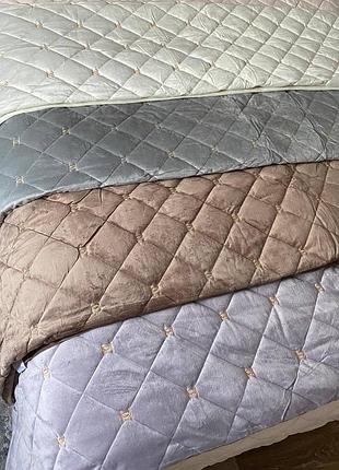 Велюровое покрывало шанель плотное стеганое 160×220 в сумке